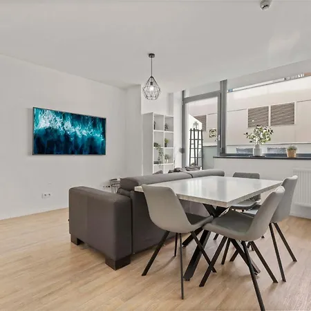 Lam Waves - Ac - Terrace Apartment Bratislava